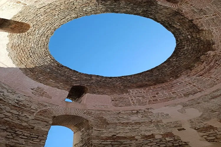 image of sky and ruins